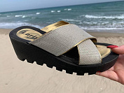 Шлепанцы Demur W777 white-gold от магазина Frison